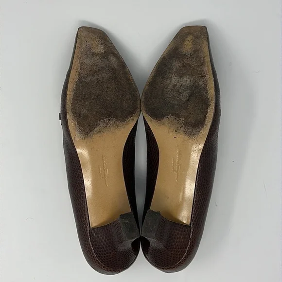 Ferragamo Brown Miista Leather Embossed Pumps Heels Size 9 - Picture 7 of 11
